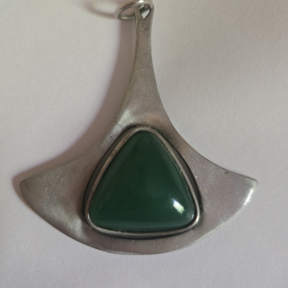 Silver Pendant with Green Stone - Picture 3 of 7